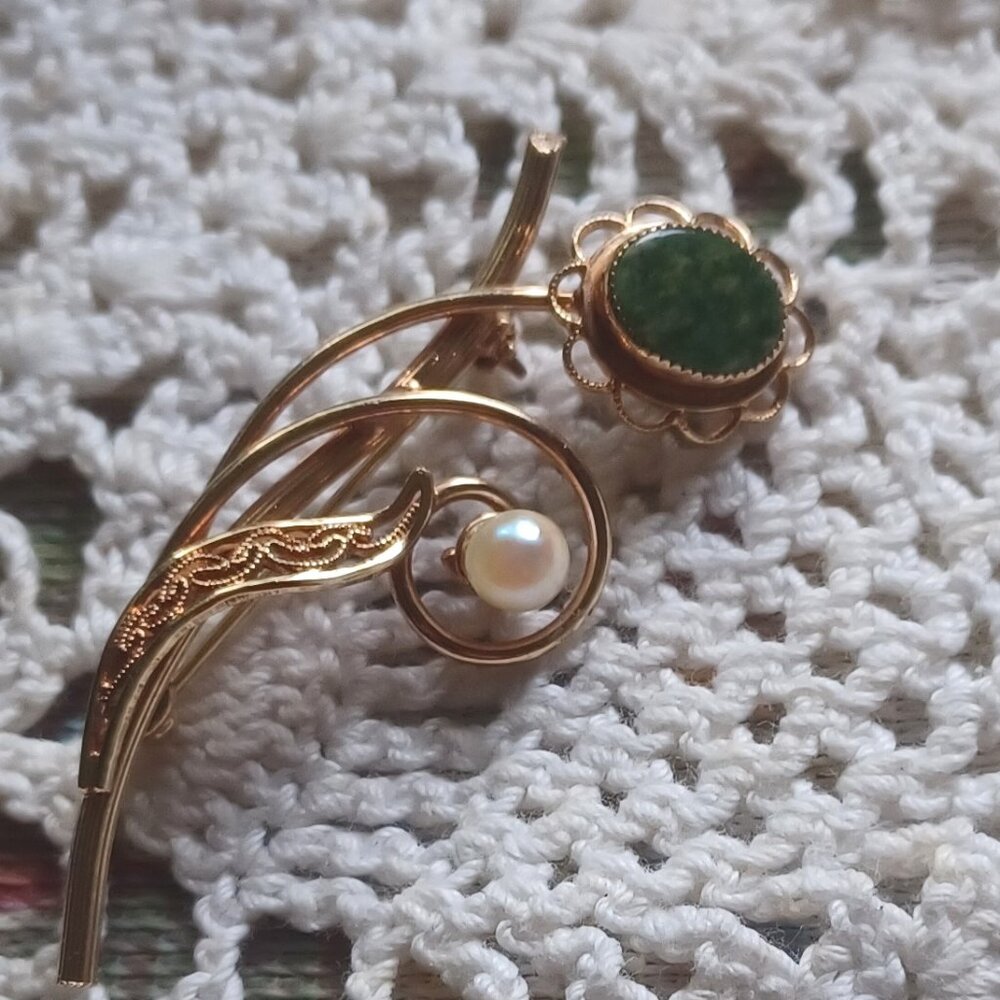 Vintage "AMCO" 14K GF "Jade type" Floral Brooch